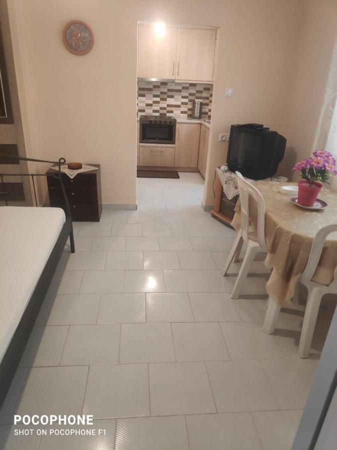 Κεντρικό, Άνετο Και Ζεστό Διαμέρισμα كامينا فورلا المظهر الخارجي الصورة